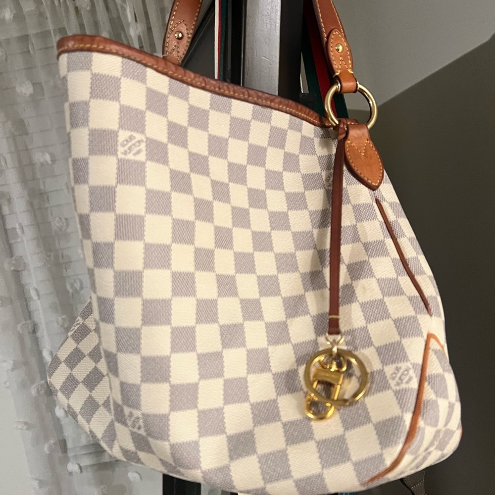 Damier Azur MM Rose & Emilie wallet